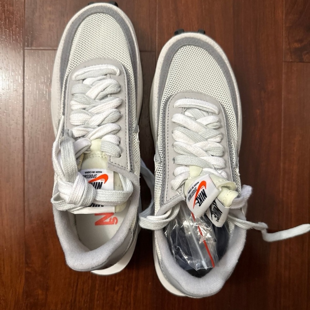Nike sacai summit white